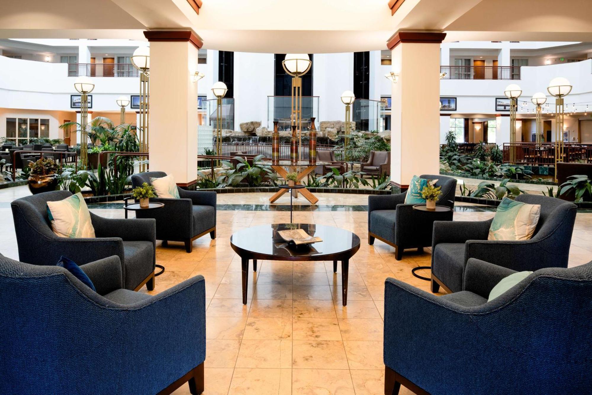 Embassy Suites By Hilton Portland Airport Bagian luar foto